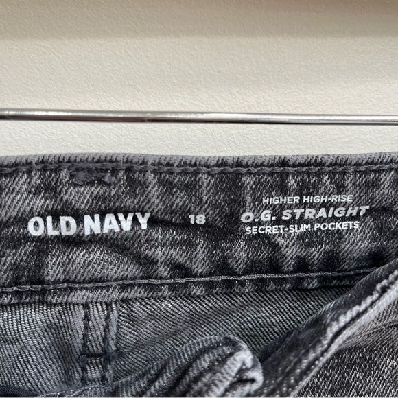 Old Navy Higher High-Rise O.G. Straight Leg Black-Wash Jeans Size 18 - Picture 8 of 10